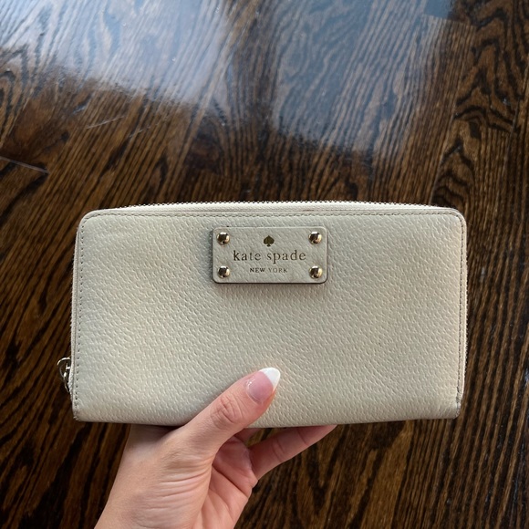 Kate Spade Wallet - Picture 3 of 4